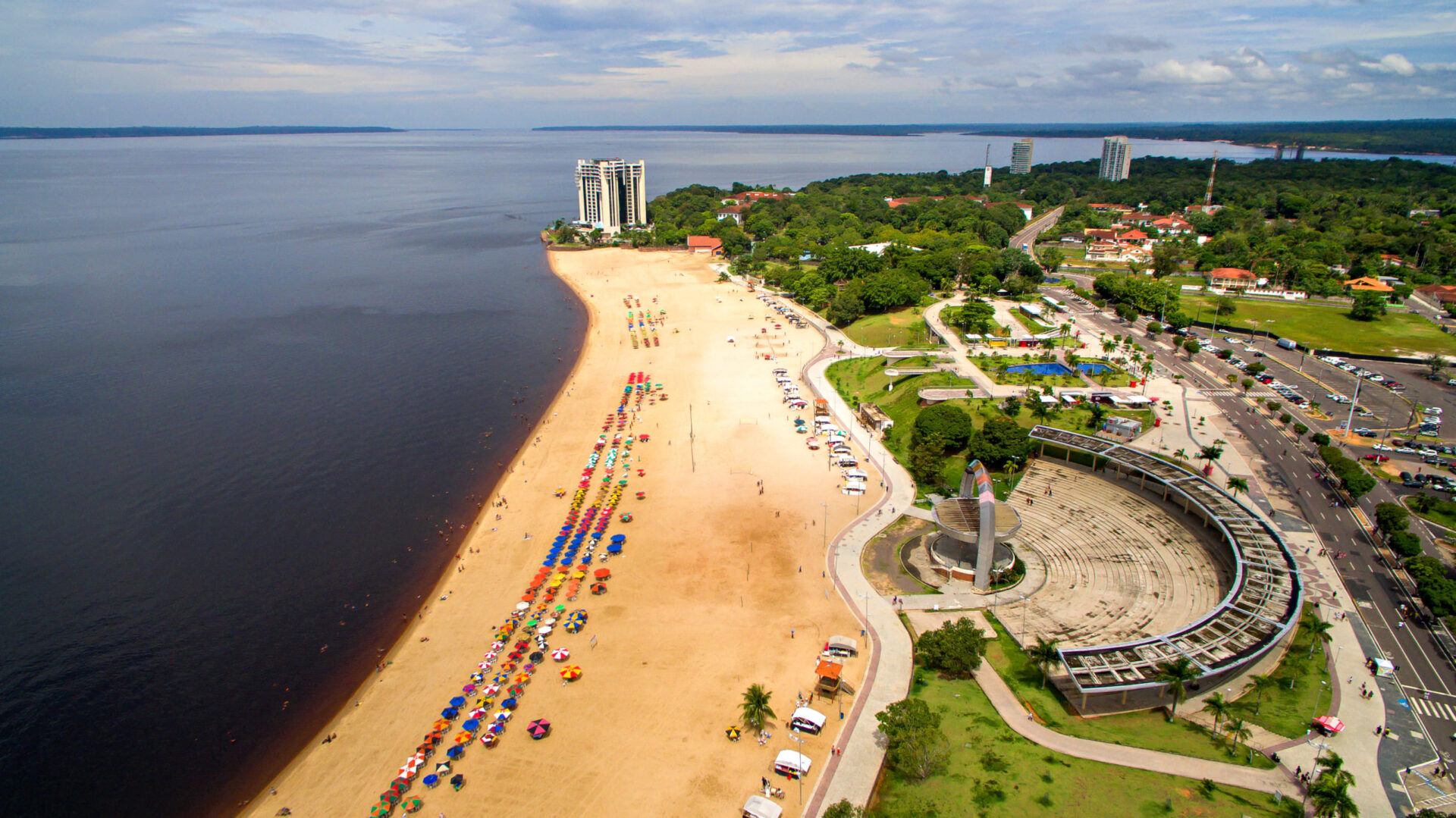 Praia de Ponta Negra, Manaus: por que morar e investir na região? Riva Incorporadora