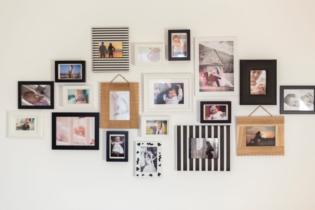 Painel de fotos: inspire-se para decorar seu apartamento com memórias Painel de fotos com quadros