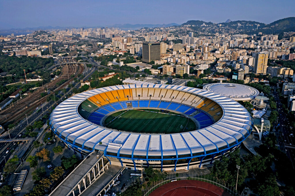 Zona Norte do Rio de Janeiro: conheça a região, vantagens e como é morar na área Vista aérea do Estádio do Maracanã. Rio de Janeiro